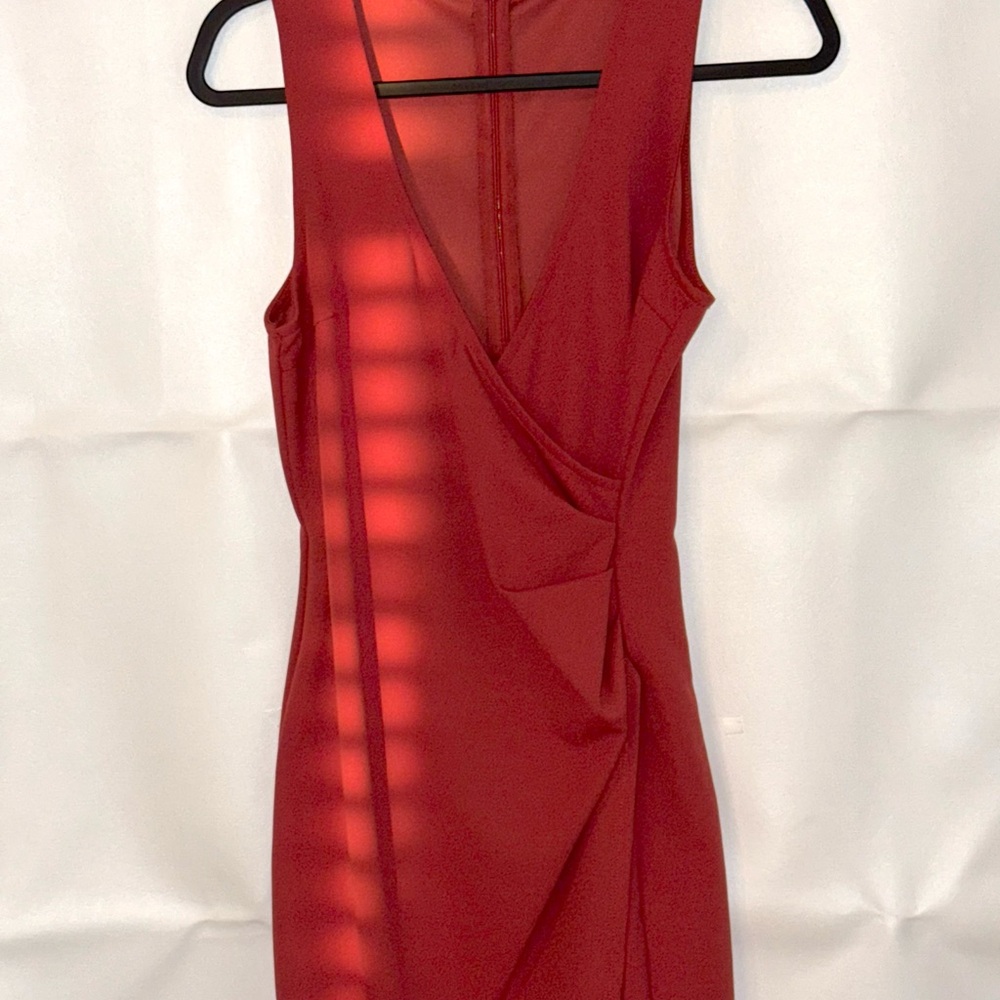 Elegant Red Sleeveless Dress